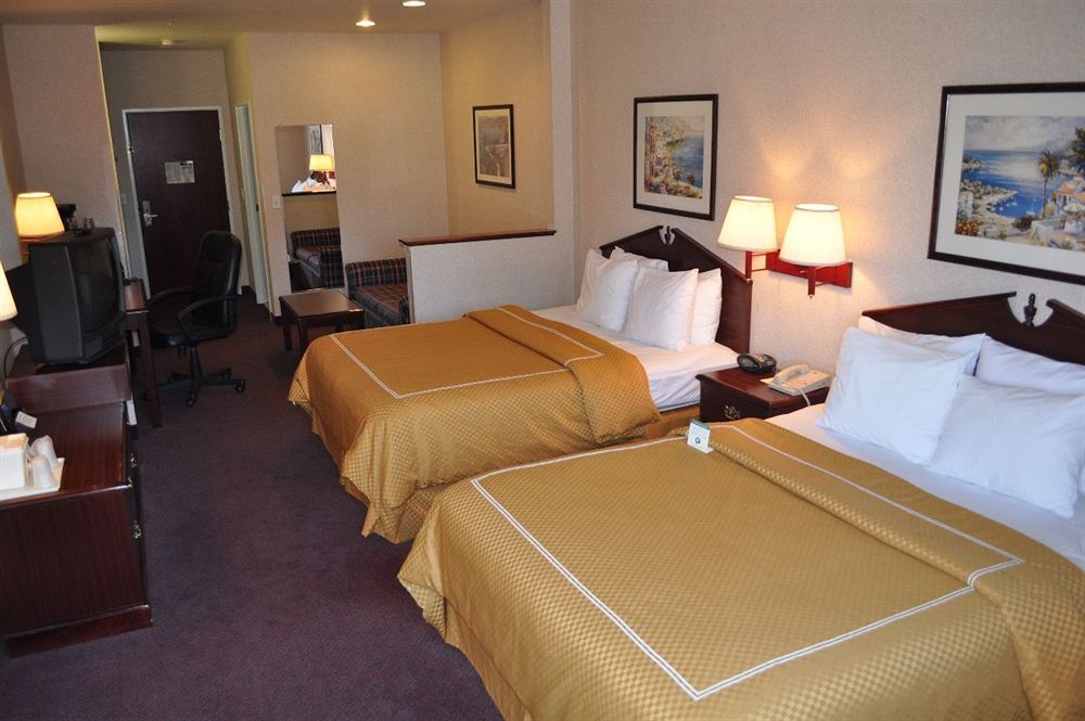 Portland Suites Airport East 외부 사진