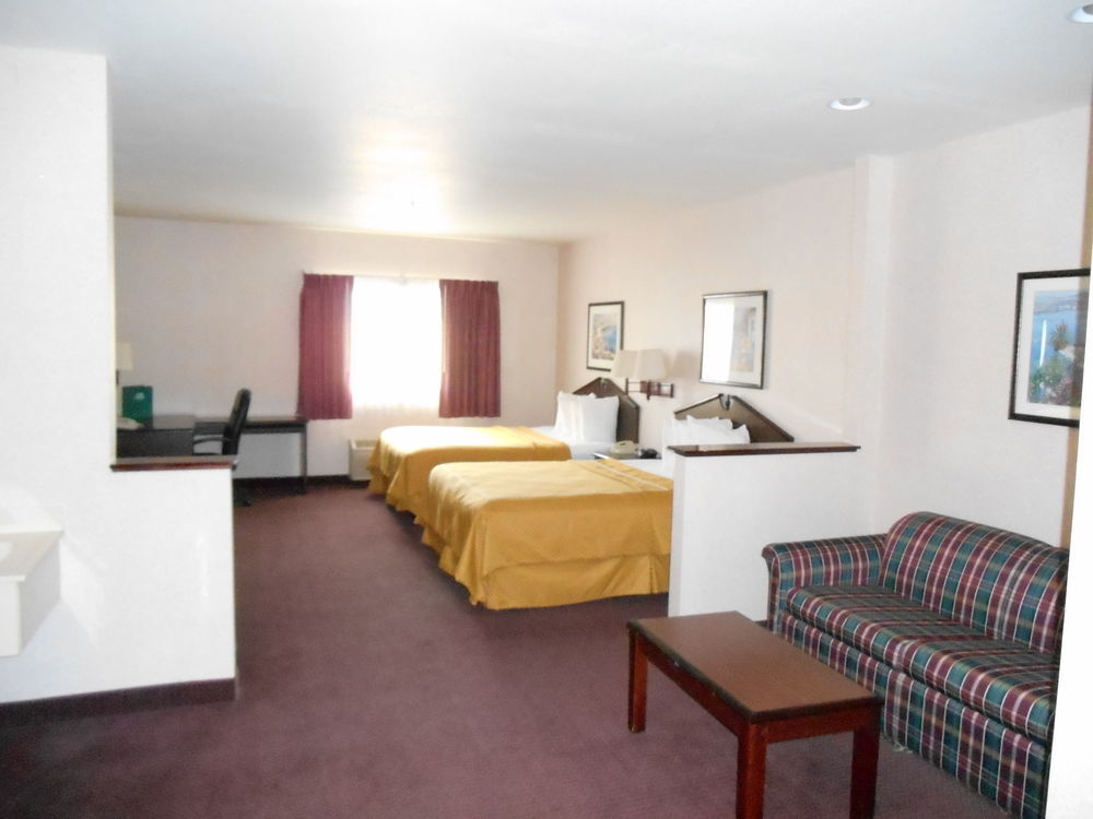 Portland Suites Airport East 외부 사진