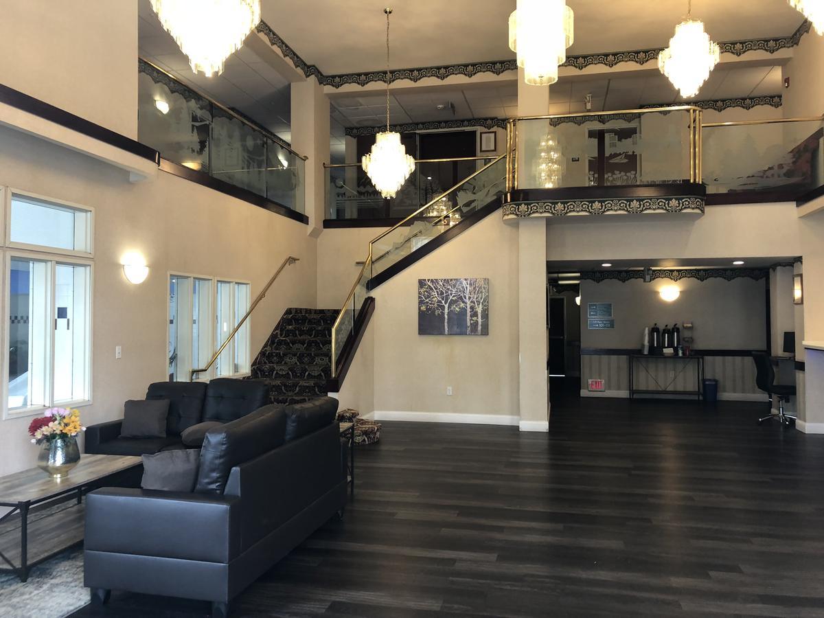 Portland Suites Airport East 페어뷰 외부 사진