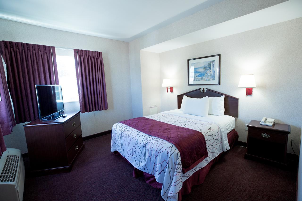 Portland Suites Airport East 외부 사진