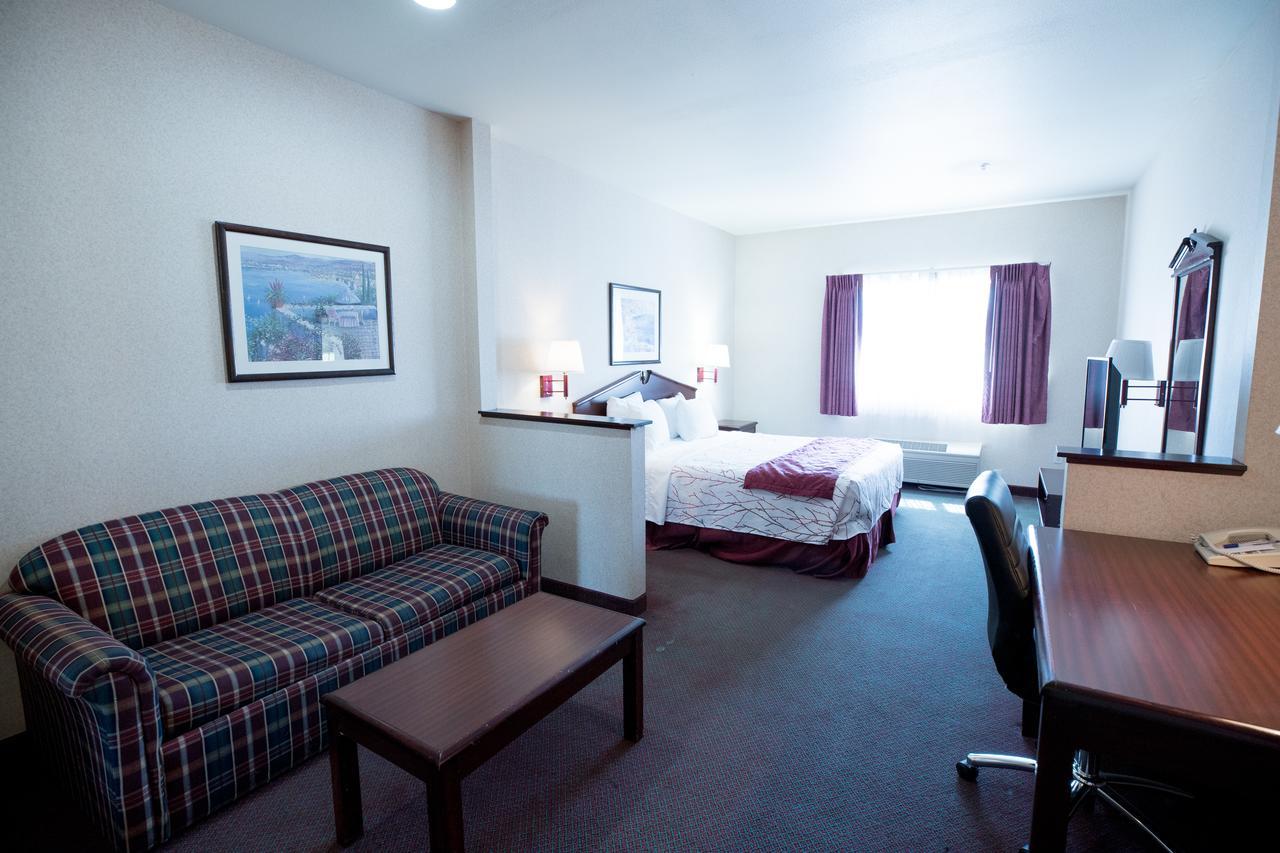 Portland Suites Airport East 페어뷰 외부 사진