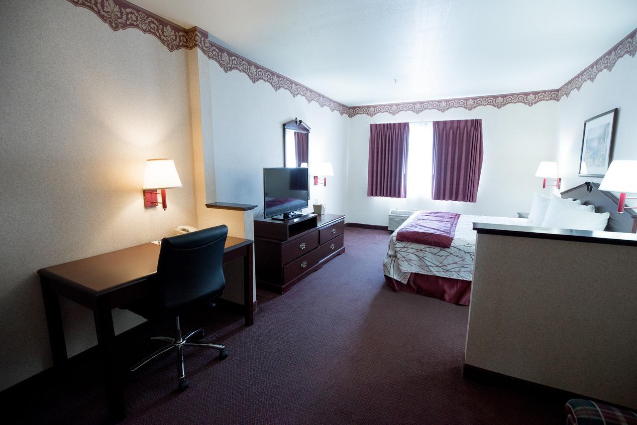 Portland Suites Airport East 외부 사진