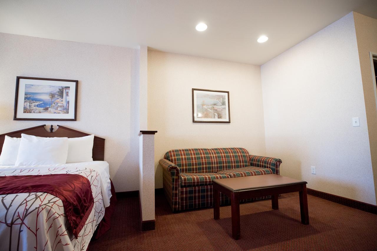 Portland Suites Airport East 외부 사진