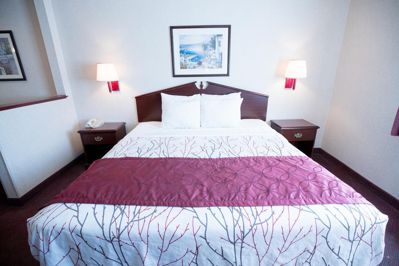 Portland Suites Airport East 페어뷰 외부 사진