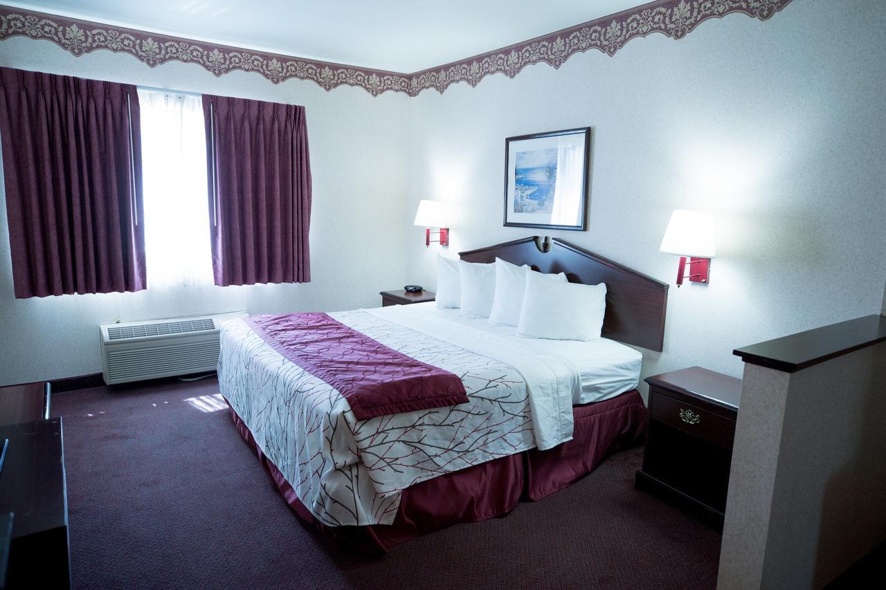 Portland Suites Airport East 외부 사진