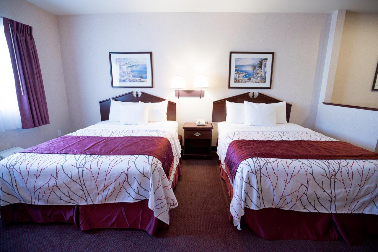 Portland Suites Airport East 외부 사진