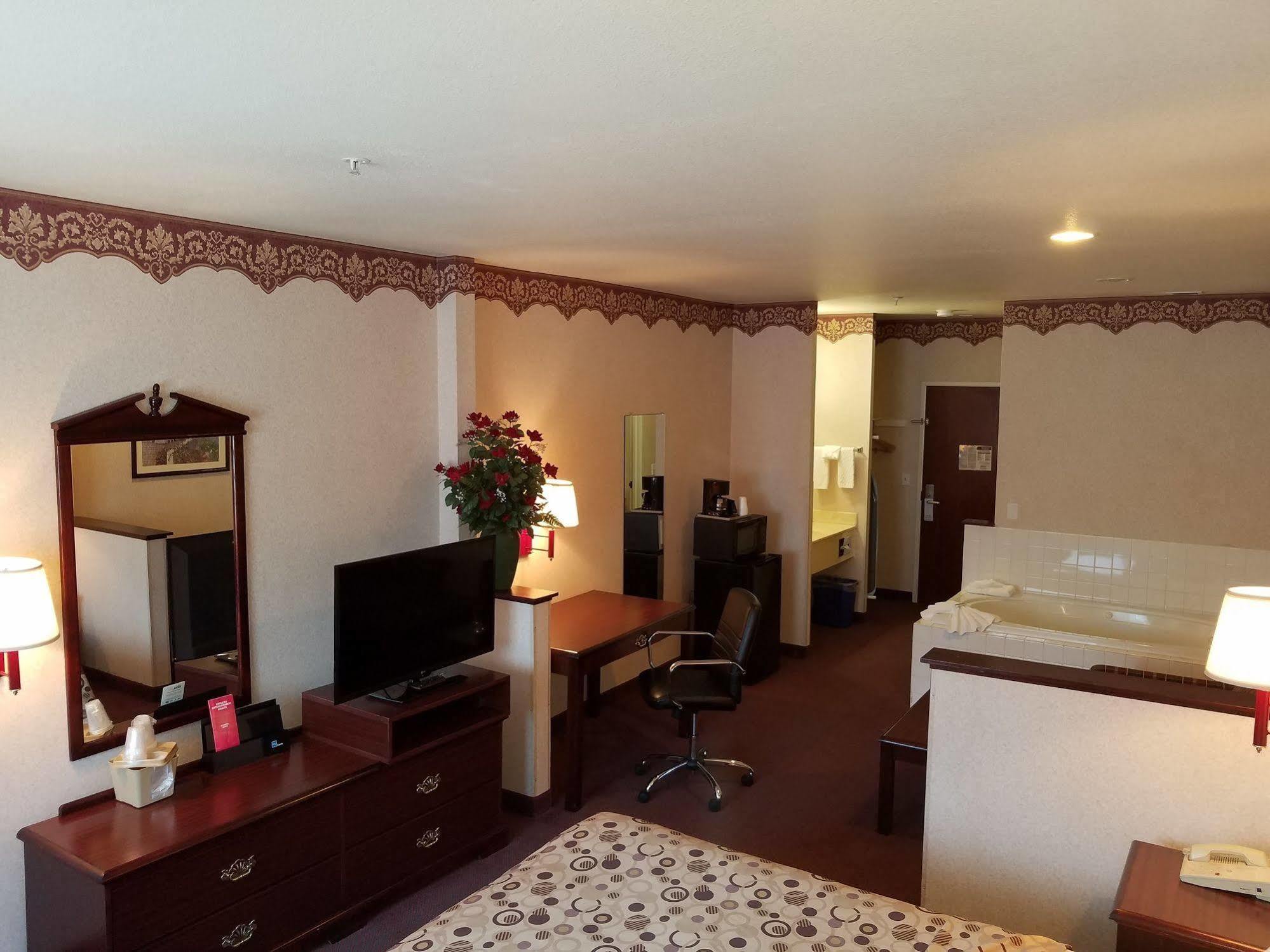 Portland Suites Airport East 페어뷰 외부 사진