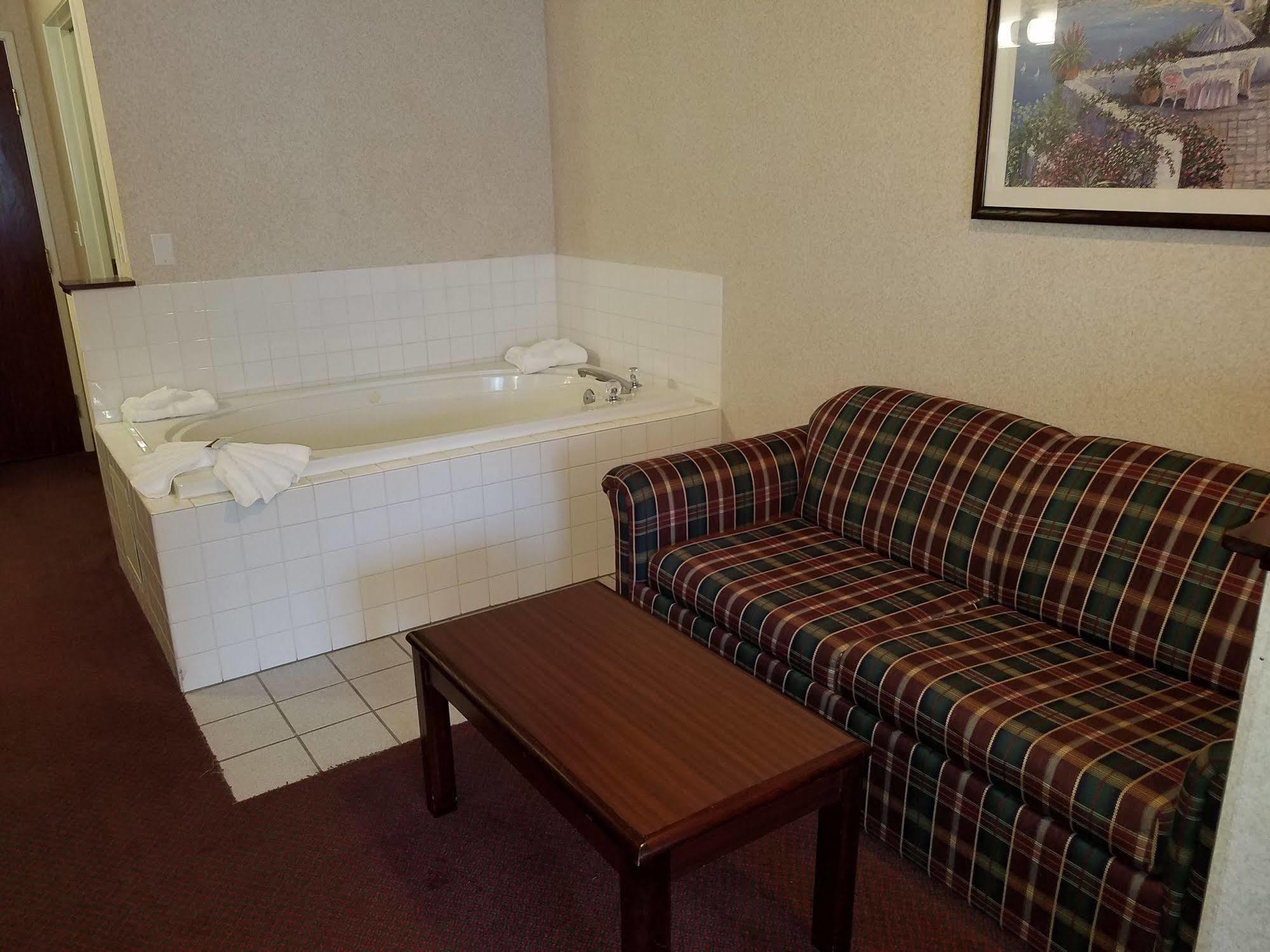 Portland Suites Airport East 페어뷰 외부 사진