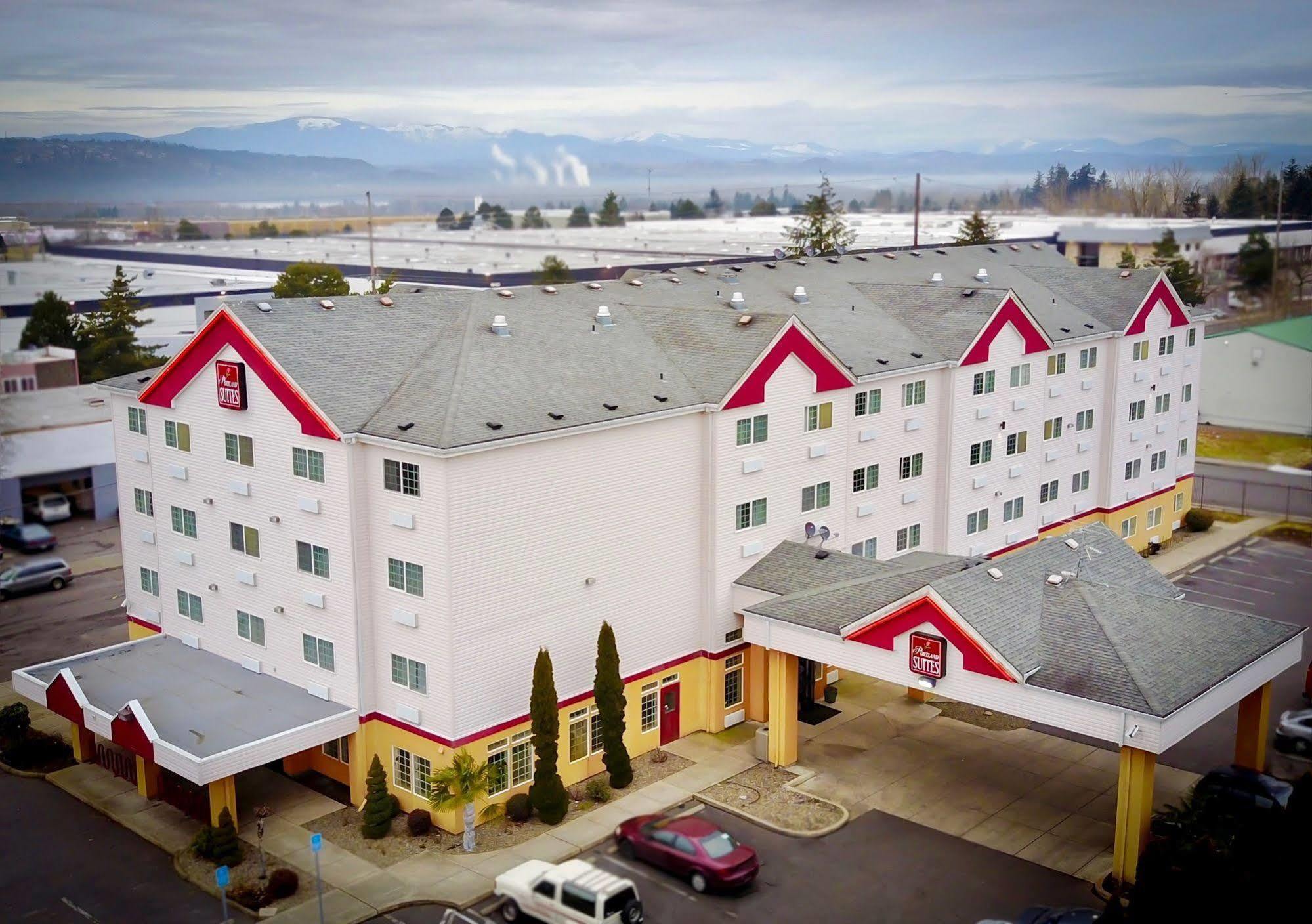 Portland Suites Airport East 외부 사진